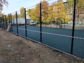 Забор на спортивную площадку 40 метров фото в Сергаче