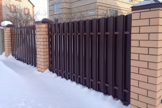 Забор из евроштакетника в шахматном порядке 30 метров фото в Сергаче